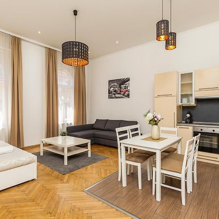 Real Apartments Revay Budapest Bagian luar foto