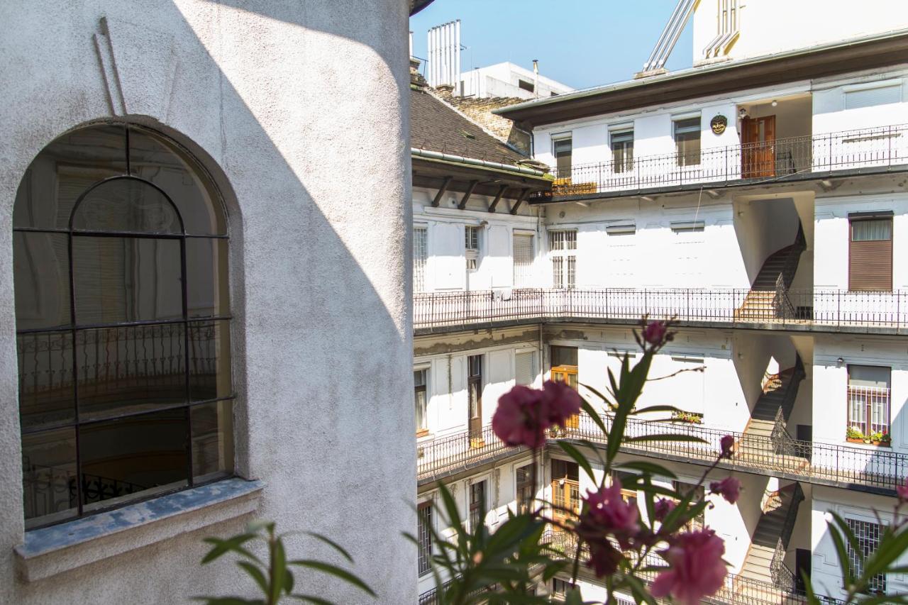 Real Apartments Revay Budapest Bagian luar foto