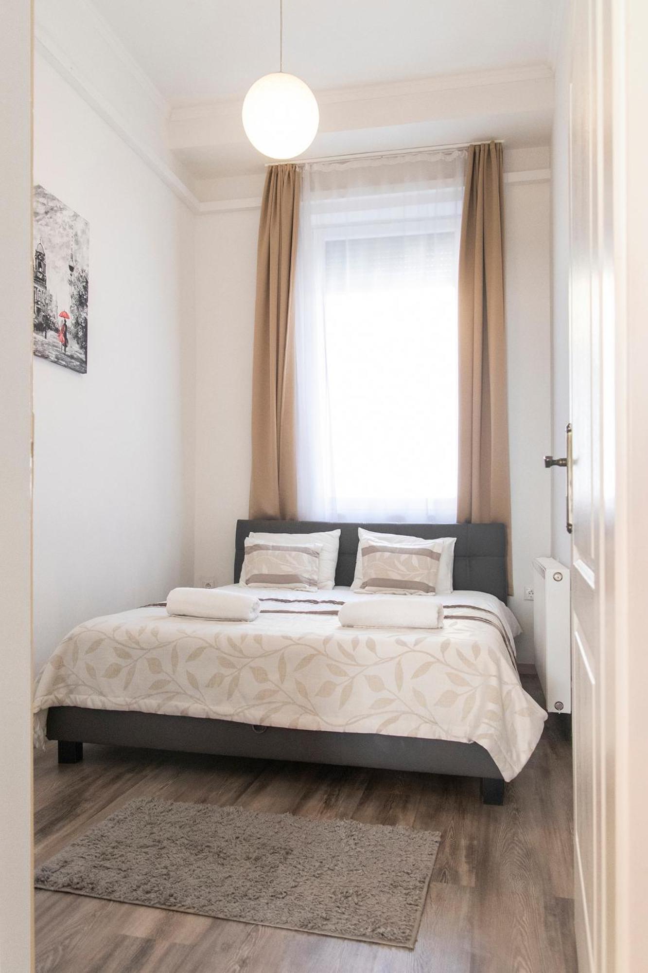Real Apartments Revay Budapest Bagian luar foto